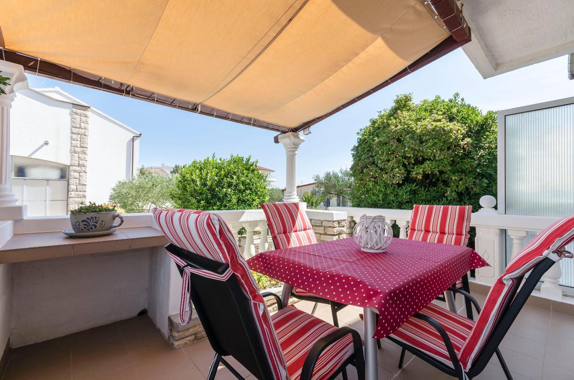 Apartment Robyn On The Beach Srima Exterior foto
